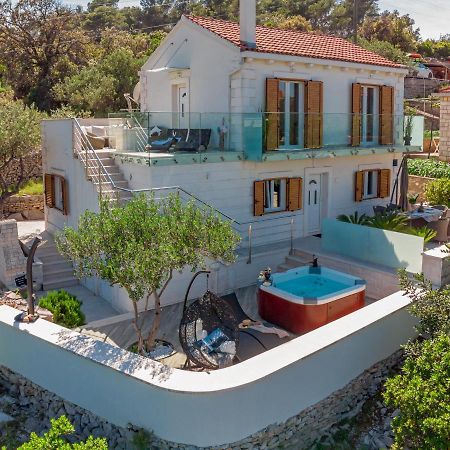 Uniquely Designed Villa Ivana With Outdoor Jacuzzi Nearby The Pebble Banje Beach At The Island Of Solta Rogač 외부 사진