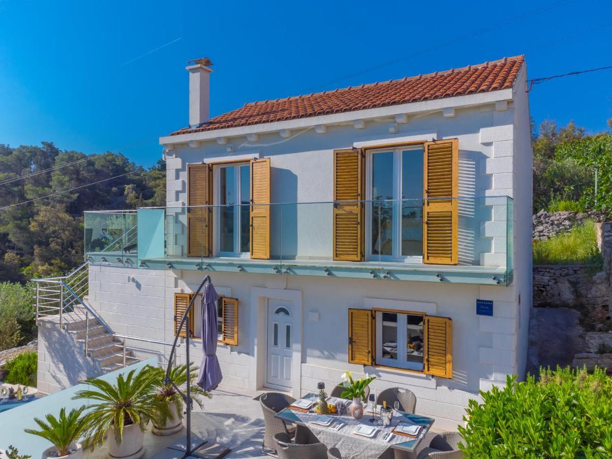 Uniquely Designed Villa Ivana With Outdoor Jacuzzi Nearby The Pebble Banje Beach At The Island Of Solta Rogač 외부 사진