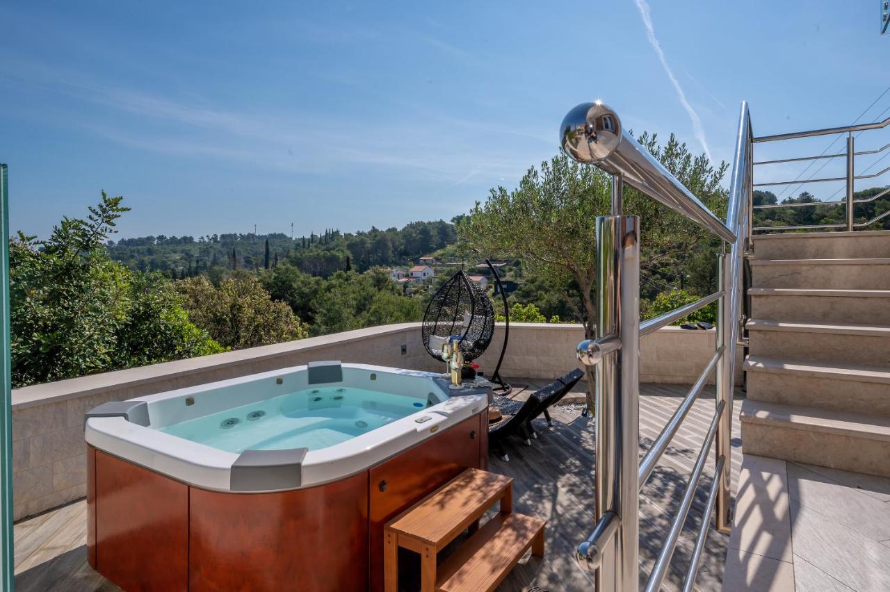 Uniquely Designed Villa Ivana With Outdoor Jacuzzi Nearby The Pebble Banje Beach At The Island Of Solta Rogač 외부 사진