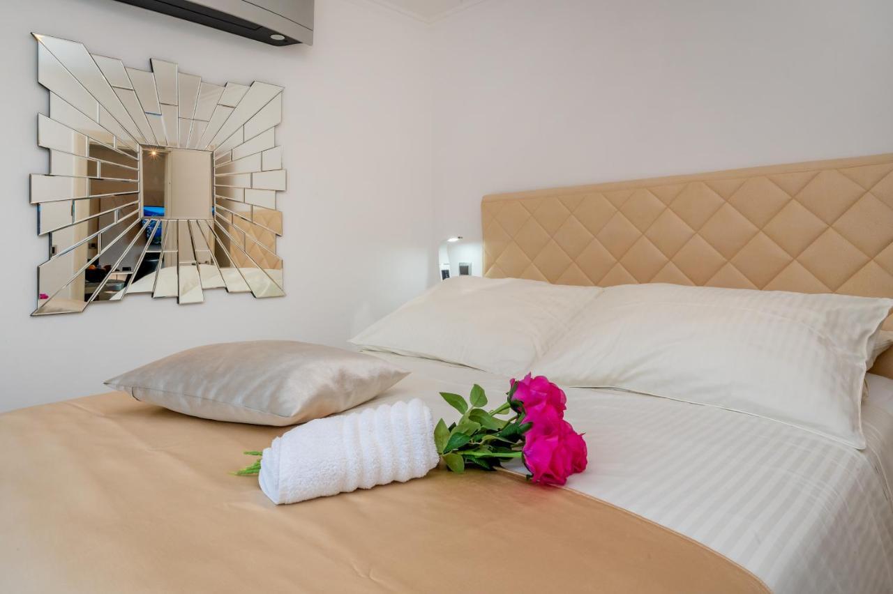 Uniquely Designed Villa Ivana With Outdoor Jacuzzi Nearby The Pebble Banje Beach At The Island Of Solta Rogač 외부 사진