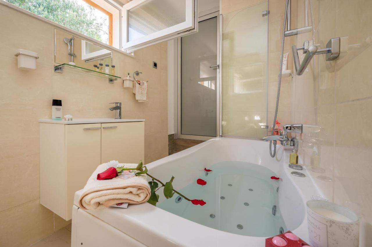 Uniquely Designed Villa Ivana With Outdoor Jacuzzi Nearby The Pebble Banje Beach At The Island Of Solta Rogač 외부 사진