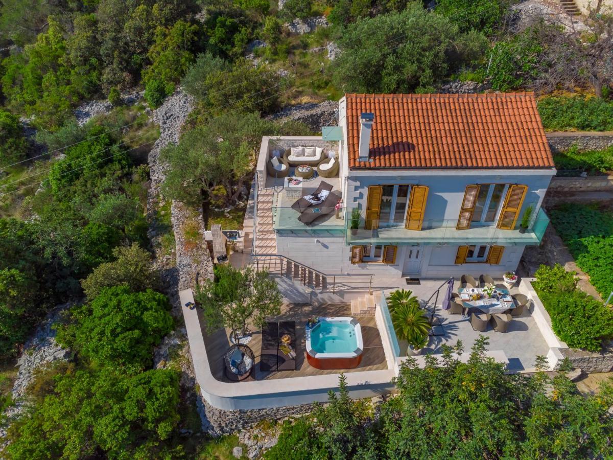 Uniquely Designed Villa Ivana With Outdoor Jacuzzi Nearby The Pebble Banje Beach At The Island Of Solta Rogač 외부 사진