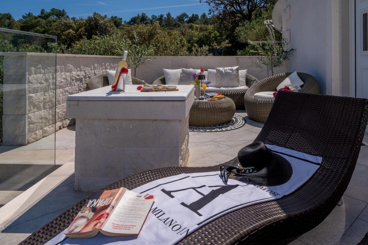 Uniquely Designed Villa Ivana With Outdoor Jacuzzi Nearby The Pebble Banje Beach At The Island Of Solta Rogač 외부 사진