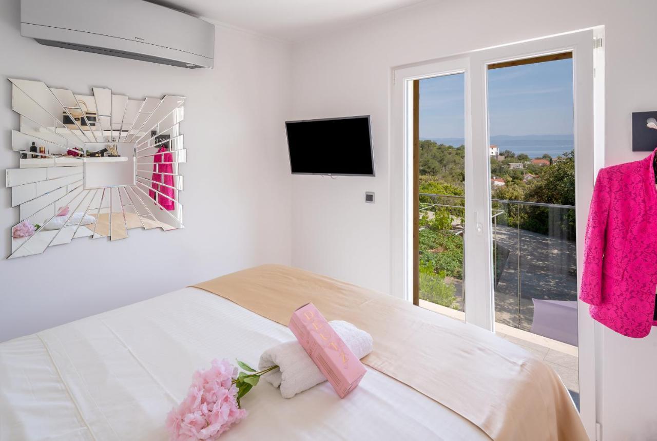 Uniquely Designed Villa Ivana With Outdoor Jacuzzi Nearby The Pebble Banje Beach At The Island Of Solta Rogač 외부 사진