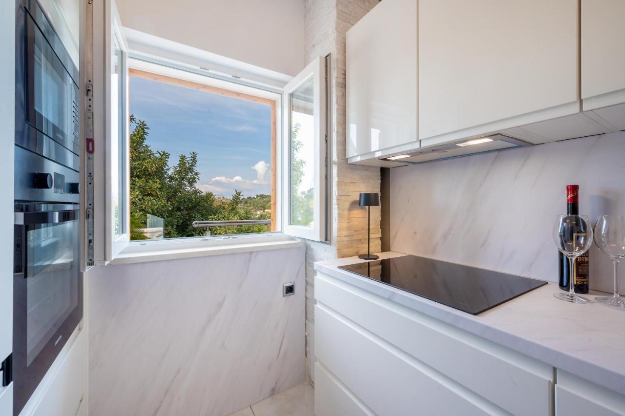 Uniquely Designed Villa Ivana With Outdoor Jacuzzi Nearby The Pebble Banje Beach At The Island Of Solta Rogač 외부 사진